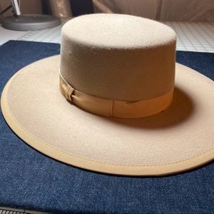 🌟Beautiful Wide Brim Tan Hat